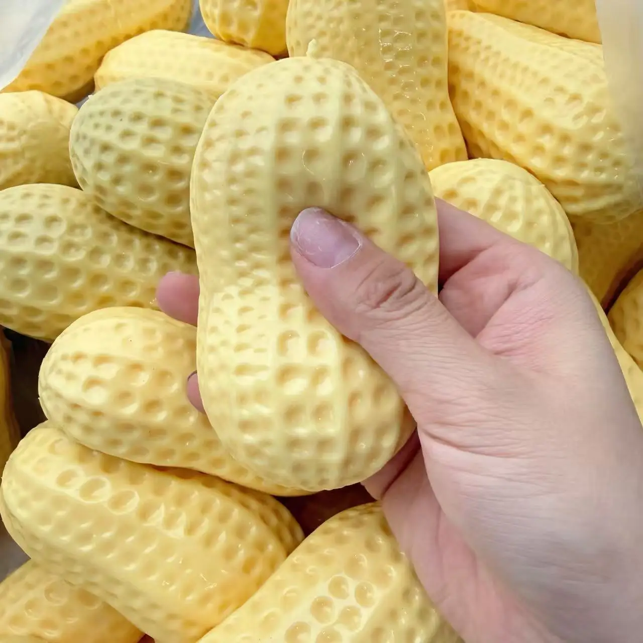 1pcs Big Size Peanut Squishy T - огляд і ціна Party Games For Adults And Kids